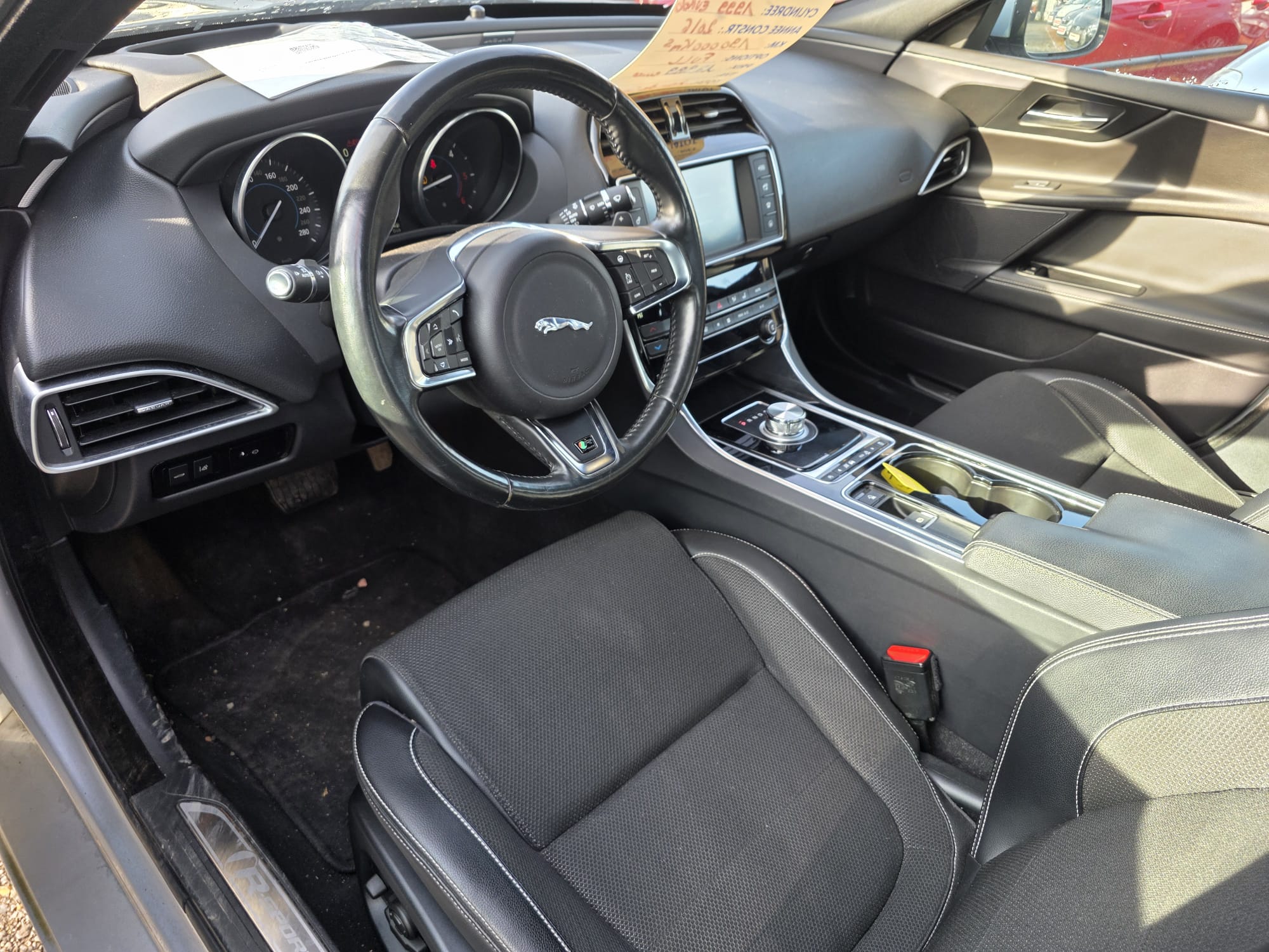 Jaguar XE Performance 2.0D # TVA Déductible # Full Options # 1@ Garantie 11999 – Image 8