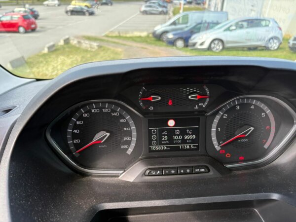 Peugeot Rifter GT-Line 1.2i 2019 #CAMÉRA DE RECUL #AIRCO #1 AN DE GARANTIE – Image 11
