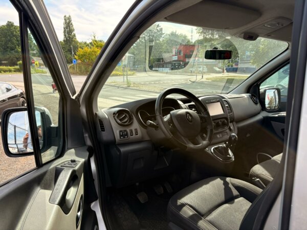 Renault Trafic 1.6 dCi 2017 8P #ÉCRAN #AIRCO #1 AN DE GARANTIE ##RÉSERVÉ## – Image 9