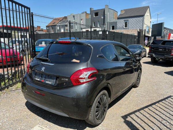 Peugeot 208 1.4i 2012 #1ER PROPRIÉTAIRE #AIRCO #RADAR DE RECUL #1 AN DE GARANTIE – Image 3