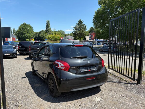 Peugeot 208 1.4i 2012 #1ER PROPRIÉTAIRE #AIRCO #RADAR DE RECUL #1 AN DE GARANTIE – Image 6