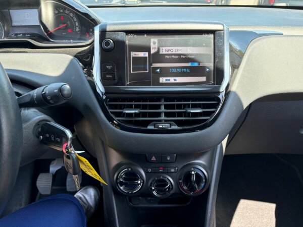 Peugeot 208 1.4i 2012 #1ER PROPRIÉTAIRE #AIRCO #RADAR DE RECUL #1 AN DE GARANTIE – Image 11