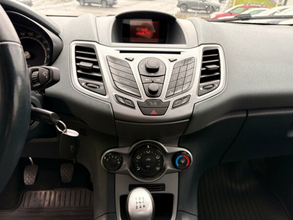 Ford Fiesta 1.4 TDCI 2010 #AIRCO #TÉLÉPHONE #1 AN DE GARANTIE – Image 11
