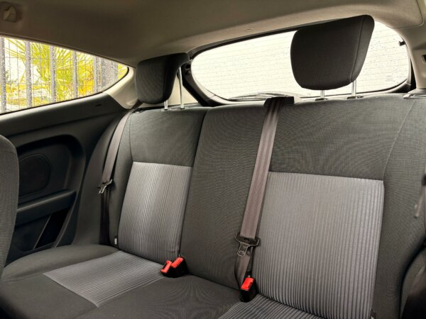 Ford Fiesta 1.4 TDCI 2010 #AIRCO #TÉLÉPHONE #1 AN DE GARANTIE – Image 13