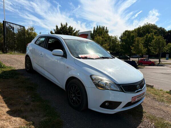 KIA Pro Cee'd 1.6 CRDI 2012 #AIRCO #BLUETOOTH #1 AN DE GARANTIE ##VENDU## – Image 3