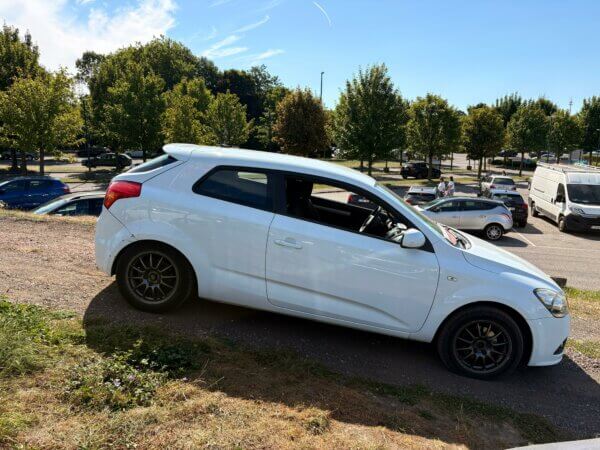KIA Pro Cee'd 1.6 CRDI 2012 #AIRCO #BLUETOOTH #1 AN DE GARANTIE ##VENDU## – Image 4