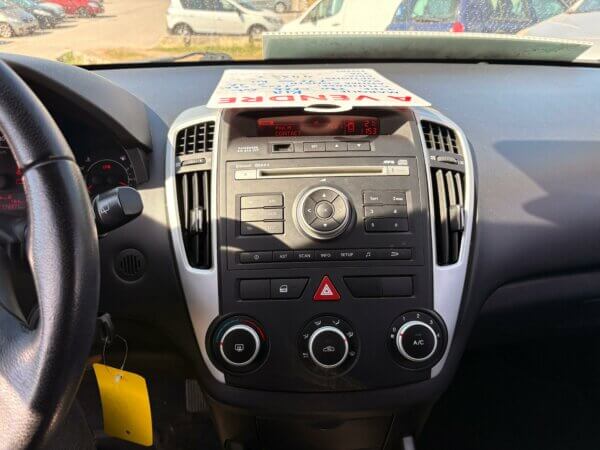 KIA Pro Cee'd 1.6 CRDI 2012 #AIRCO #BLUETOOTH #1 AN DE GARANTIE ##VENDU## – Image 8