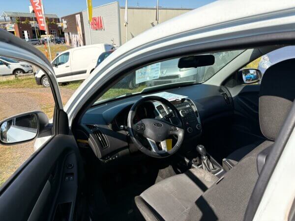KIA Pro Cee'd 1.6 CRDI 2012 #AIRCO #BLUETOOTH #1 AN DE GARANTIE ##VENDU## – Image 9
