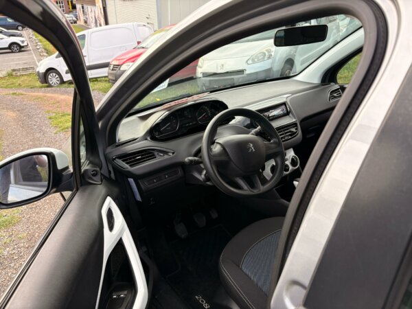 Peugeot 208 LIKE 1.0i 2018 #AIRCO #1 AN DE GARANTIE – Image 7