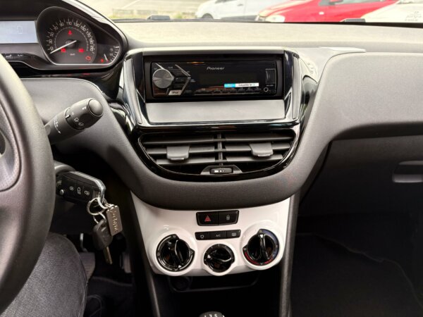 Peugeot 208 LIKE 1.0i 2018 #AIRCO #1 AN DE GARANTIE – Image 9