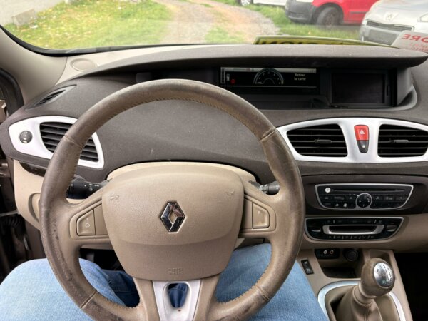 Renault Scénic 1.6 dCi 2010 #AIRCO #NAVIGATION #1 AN DE GARANTIE – Image 9