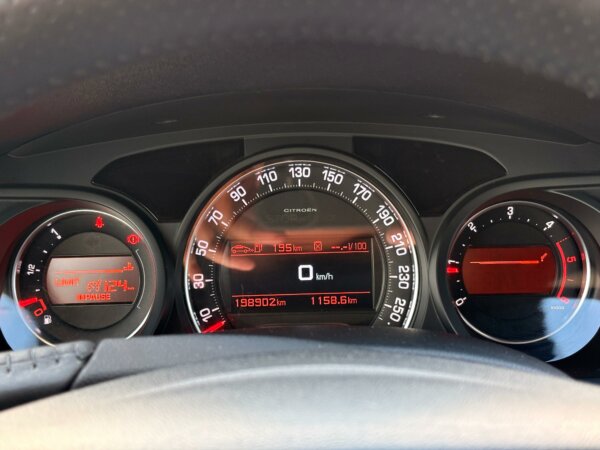 Citroën C5 Tourer 1.6HDI 2015 #AIRCO #NAVIGATION #1 AN DE GARANTIE – Image 9