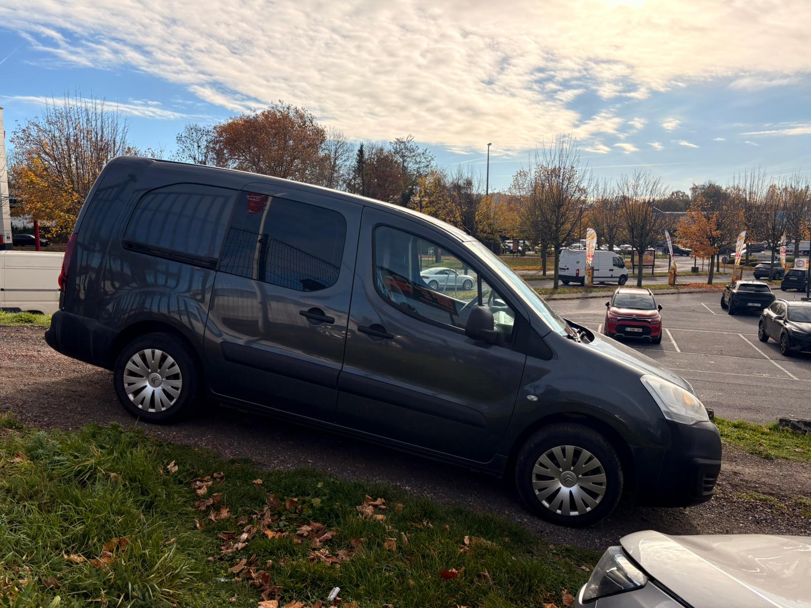 Citroën Berlingo XL 1.6HDI 2016 #AUTOMATIQUE #BLUETOOTH #1 AN DE GARANTIE – Image 4