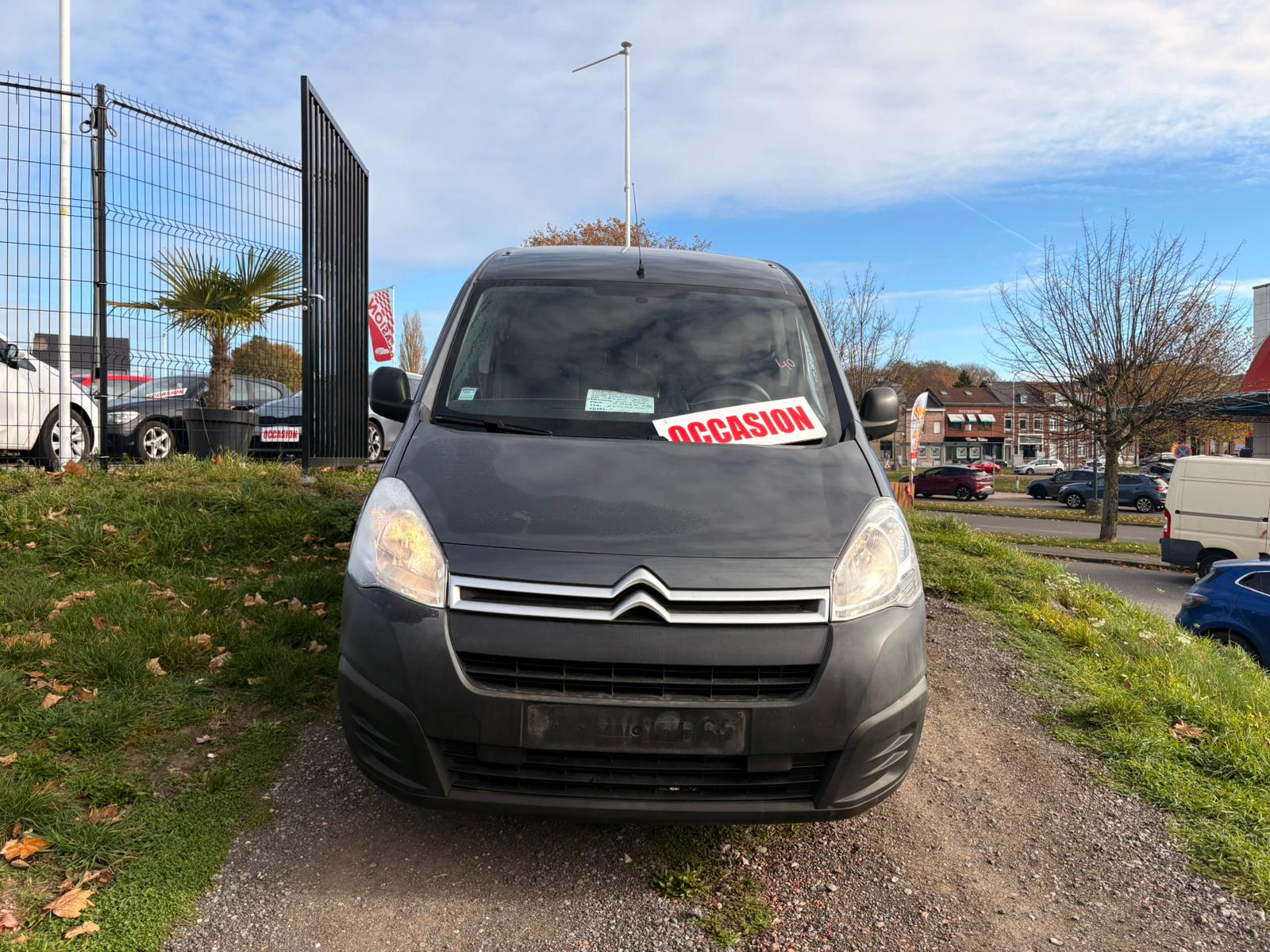 Citroën Berlingo XL 1.6HDI 2016 #AUTOMATIQUE #BLUETOOTH #1 AN DE GARANTIE – Image 2
