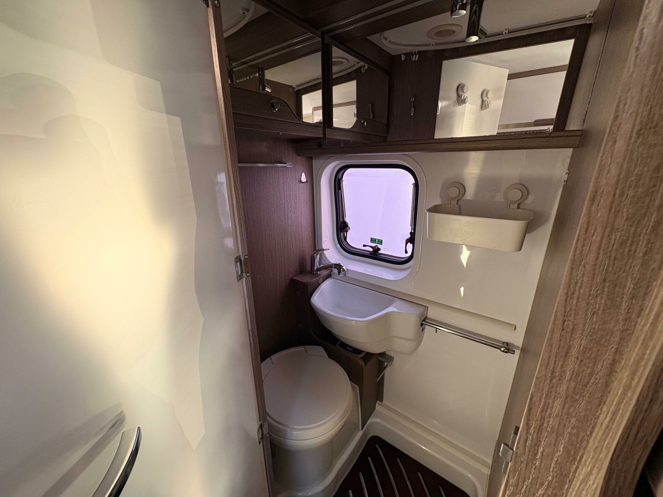 Chausson Twist Elegance 2.3JTD # 4 Places # CLIM # Prêt à Immat # Car-Pass # – Image 9