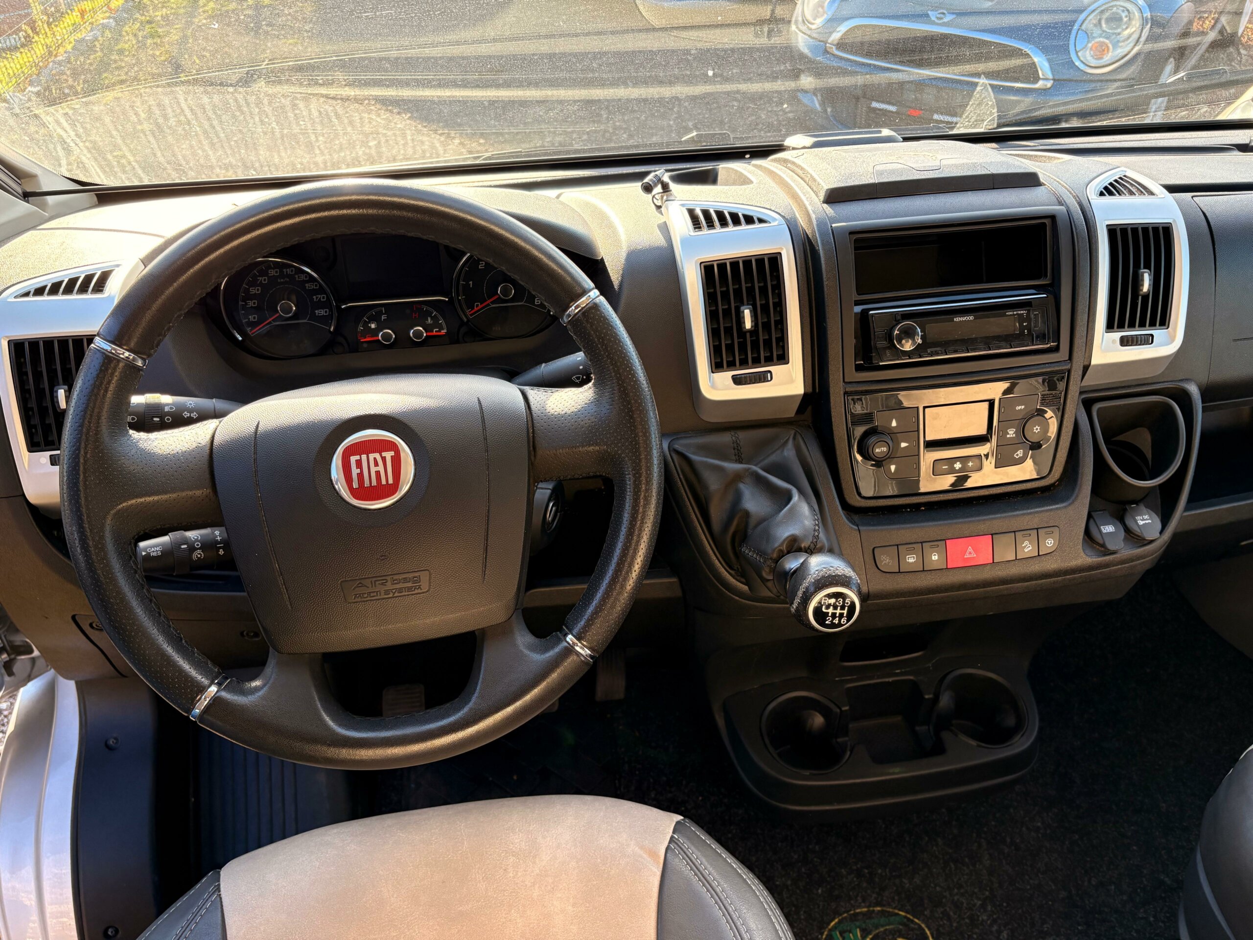 Chausson Twist Elegance 2.3JTD # 4 Places # CLIM # Prêt à Immat # Car-Pass # – Image 13