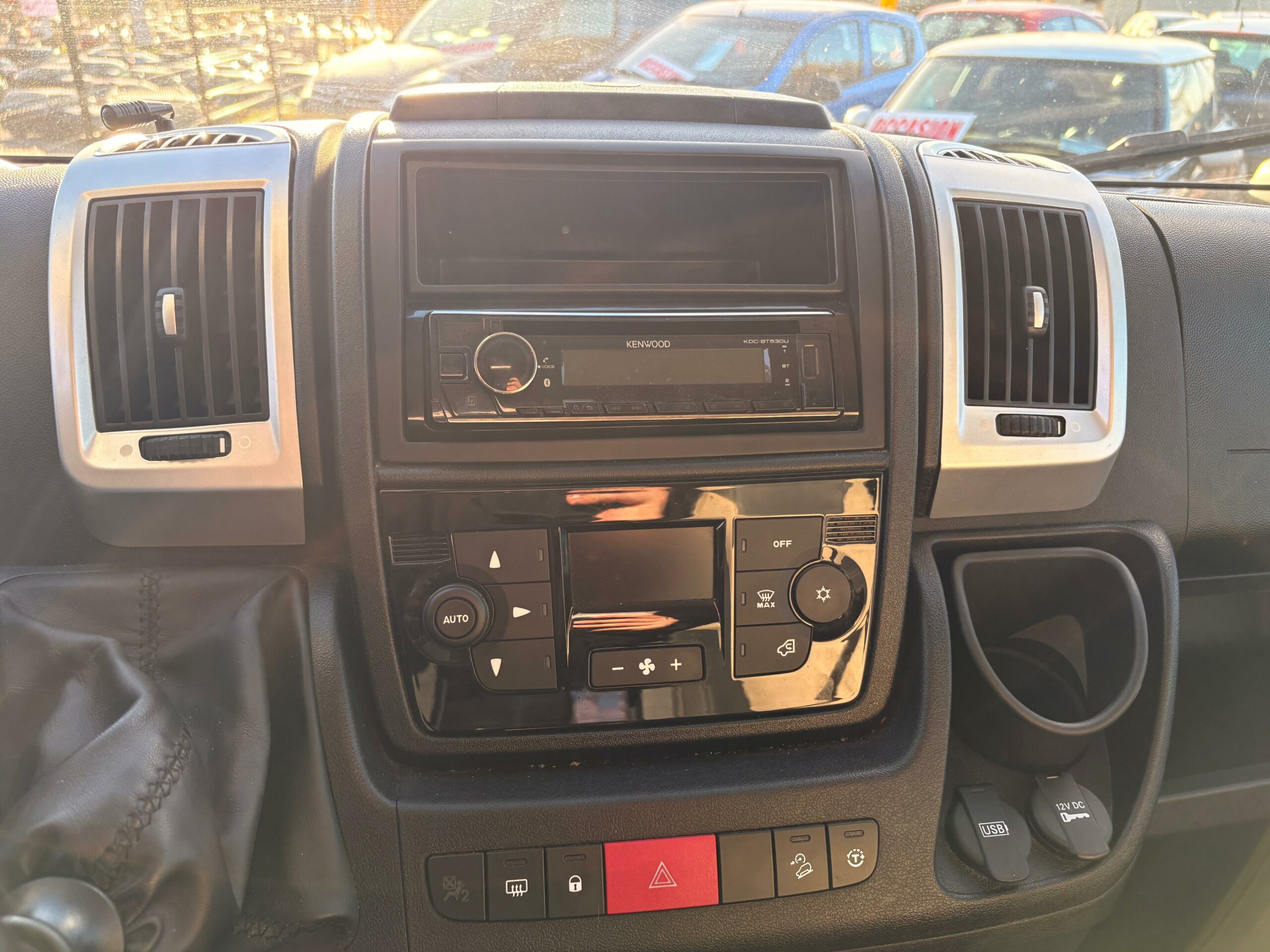 Chausson Twist Elegance 2.3JTD # 4 Places # CLIM # Prêt à Immat # Car-Pass # – Image 14