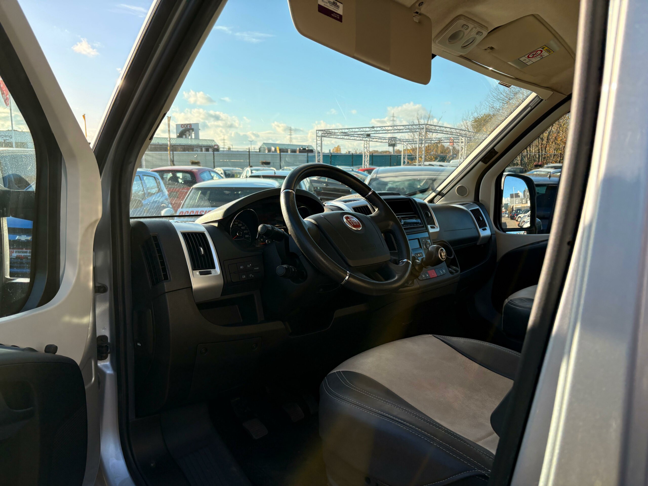 Chausson Twist Elegance 2.3JTD # 4 Places # CLIM # Prêt à Immat # Car-Pass # – Image 12