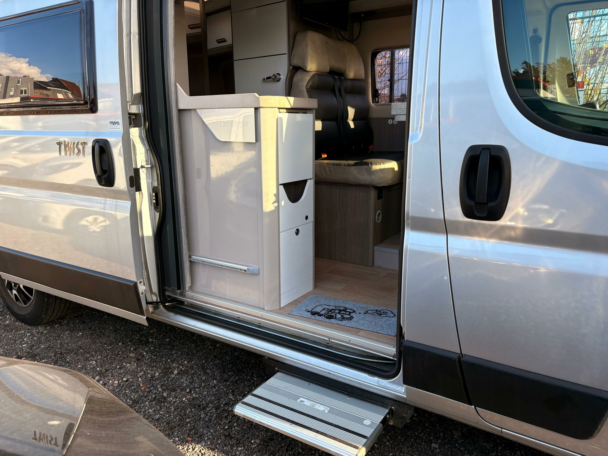 Chausson Twist Elegance 2.3JTD # 4 Places # CLIM # Prêt à Immat # Car-Pass # – Image 6