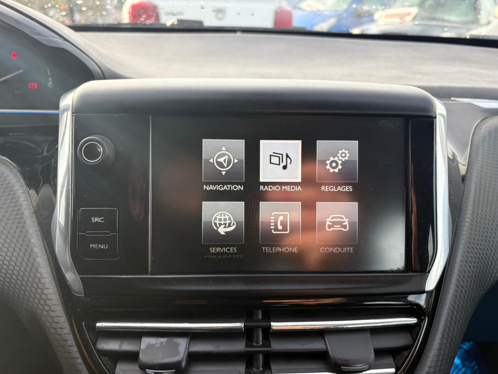 Peugeot 2008 1.2i 2017 #TÉLÉPHONE #AIRCO #NAVIGATION #1 AN DE GARANTIE – Image 8