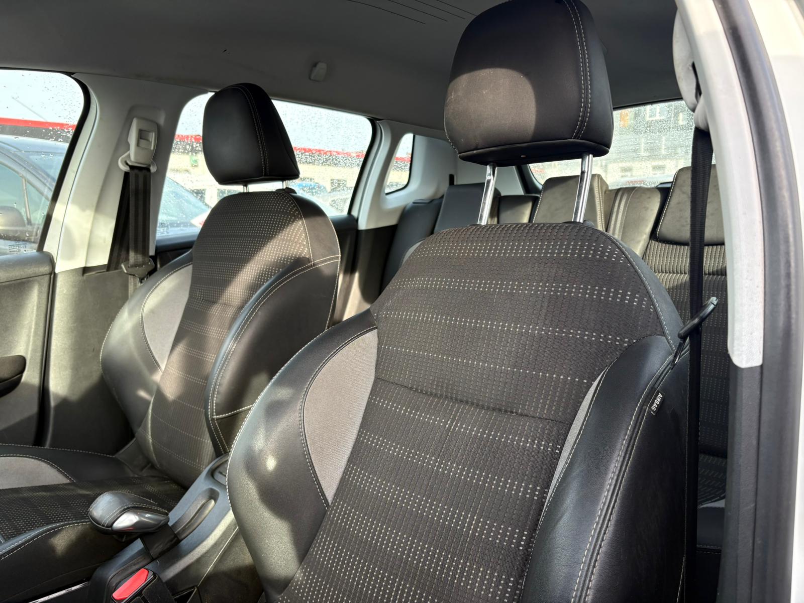 Peugeot 2008 1.2i 2017 #TÉLÉPHONE #AIRCO #NAVIGATION #1 AN DE GARANTIE – Image 9