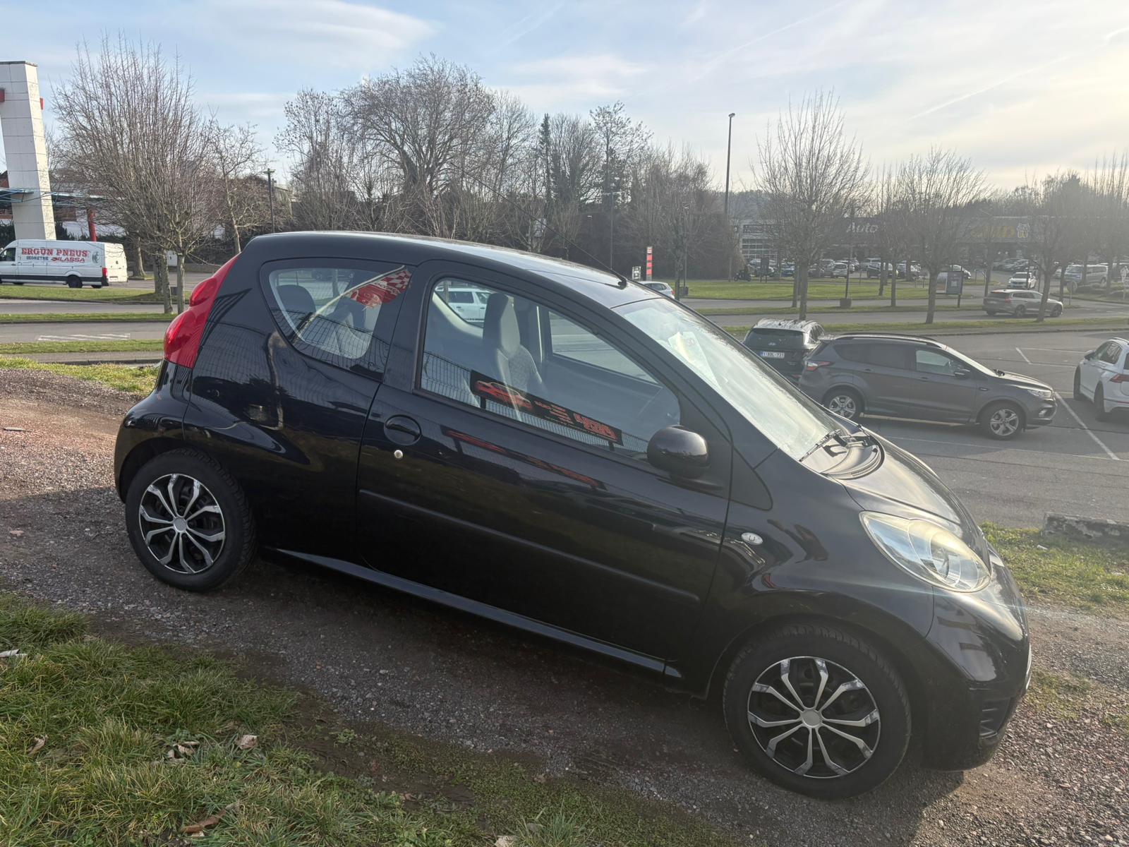 Peugeot 107 1.0i 2011 #80.000KM #VITRES ELECTRIQUES #1 AN DE GARANTIE – Image 4