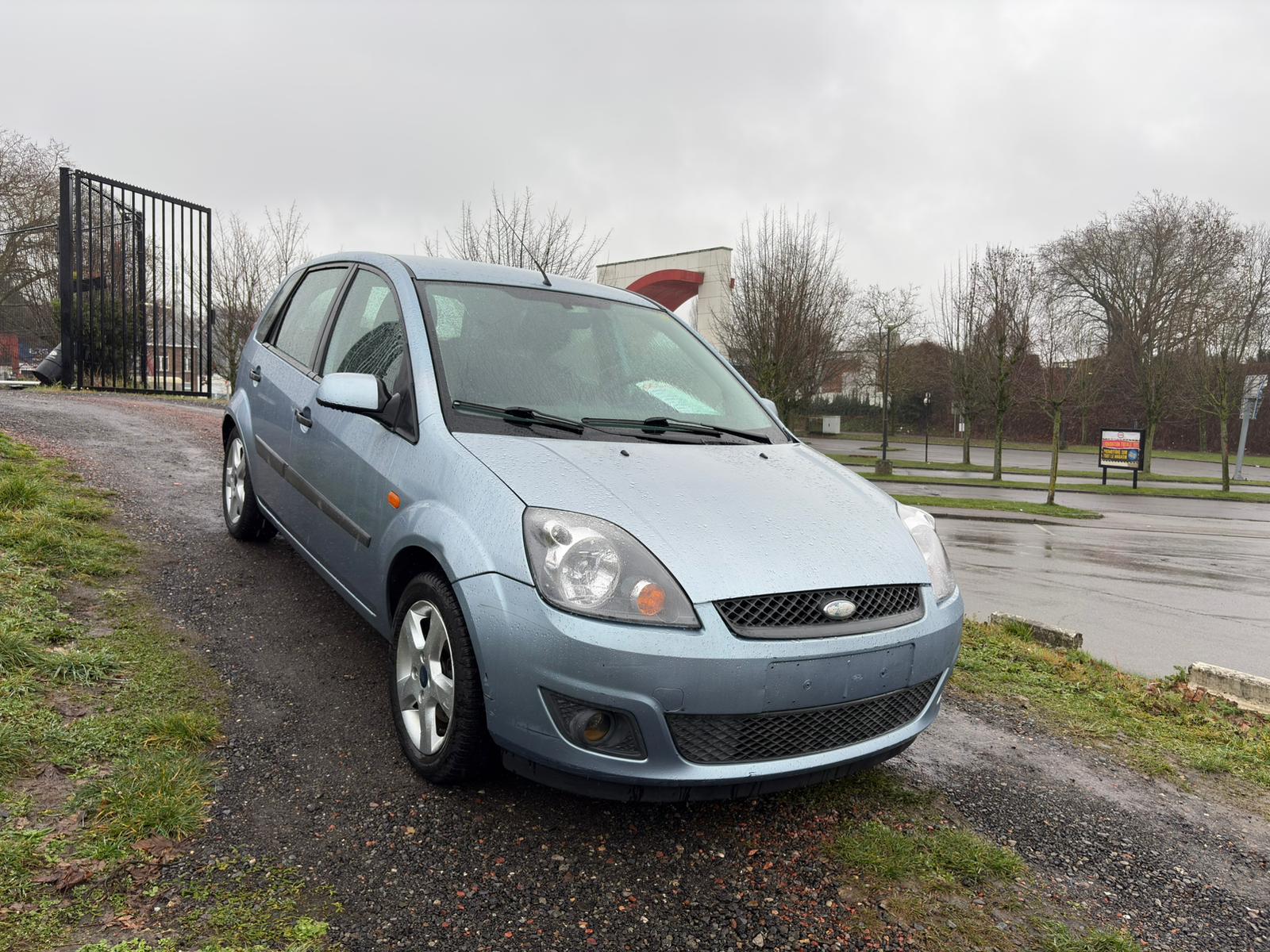 Ford Fiesta 1.4 TDCi 2006 #ÉCRAN #AIRCO #1 AN DE GARANTIE – Image 3