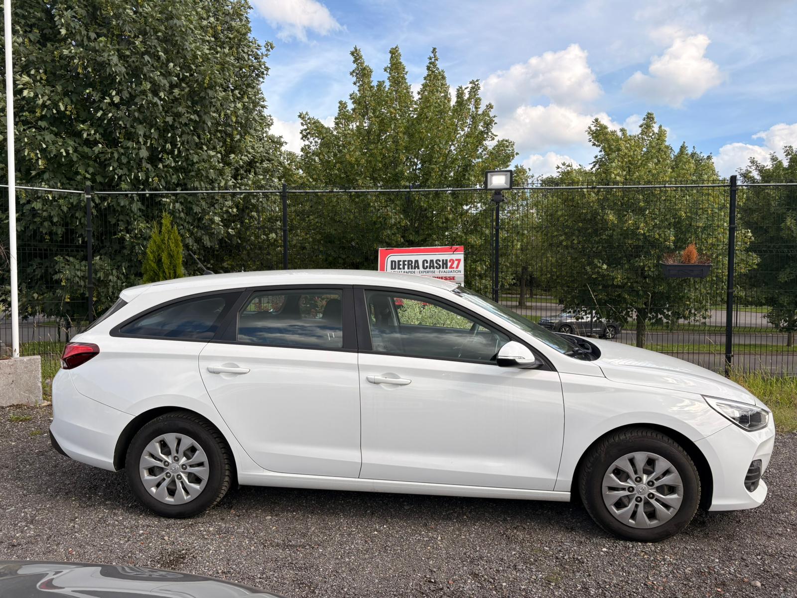 Hyundai i30 1.4i 100ch 2019 *Garantie 1 An – Image 2