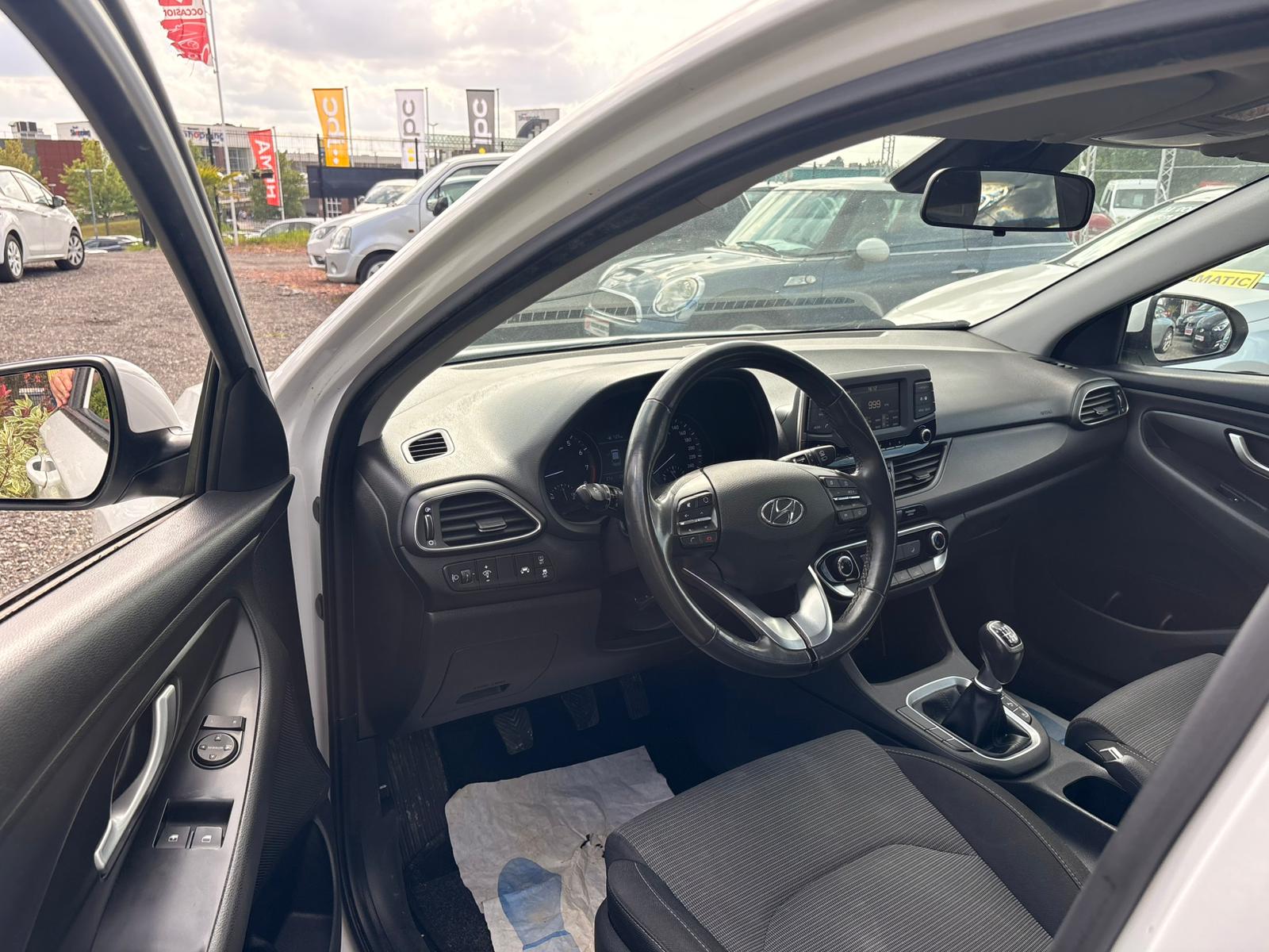 Hyundai i30 1.4i 100ch 2019 *Garantie 1 An – Image 8
