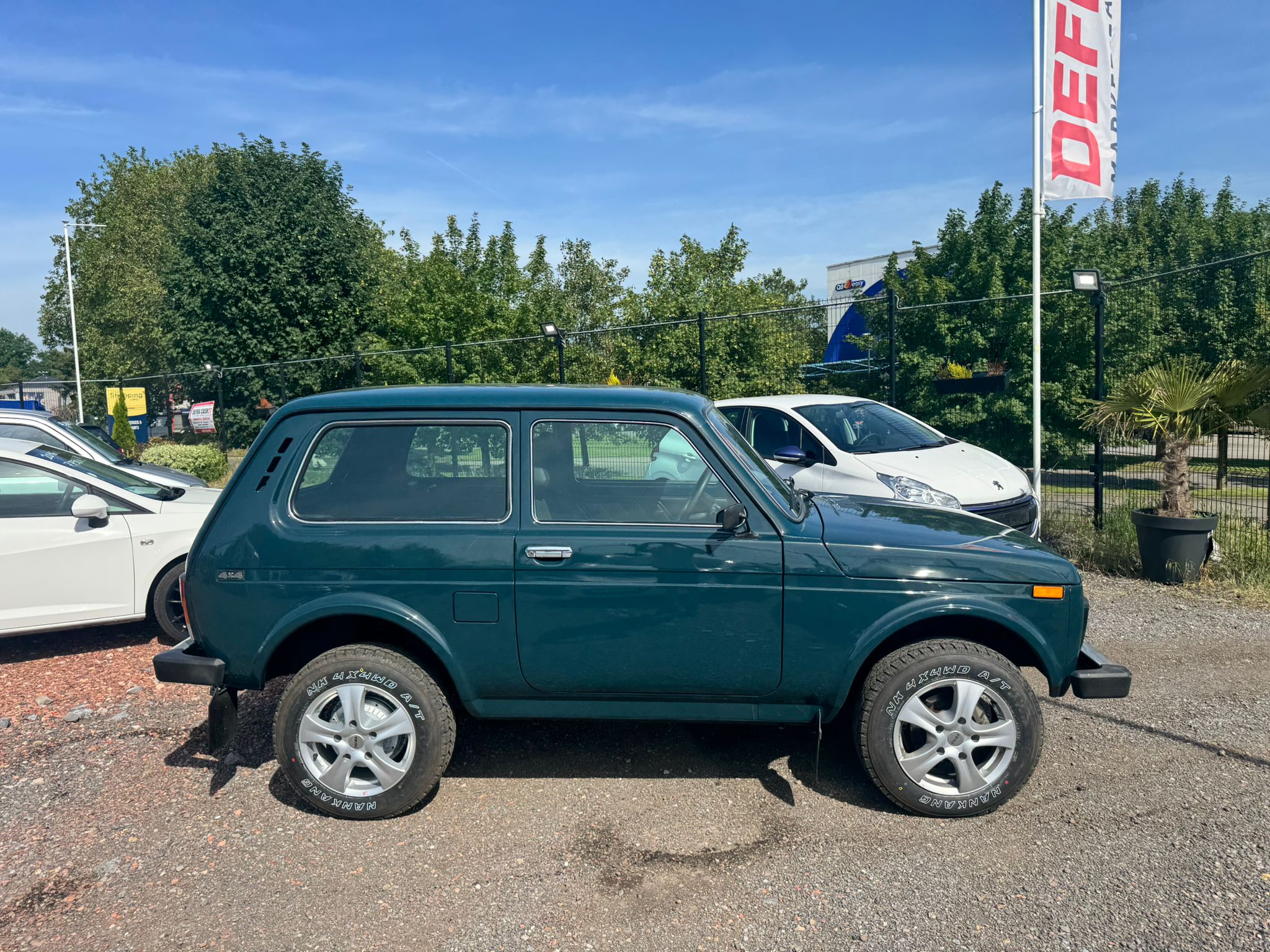 Lada Niva 4x4 *15.000km!!*1er propriétaire – Image 3
