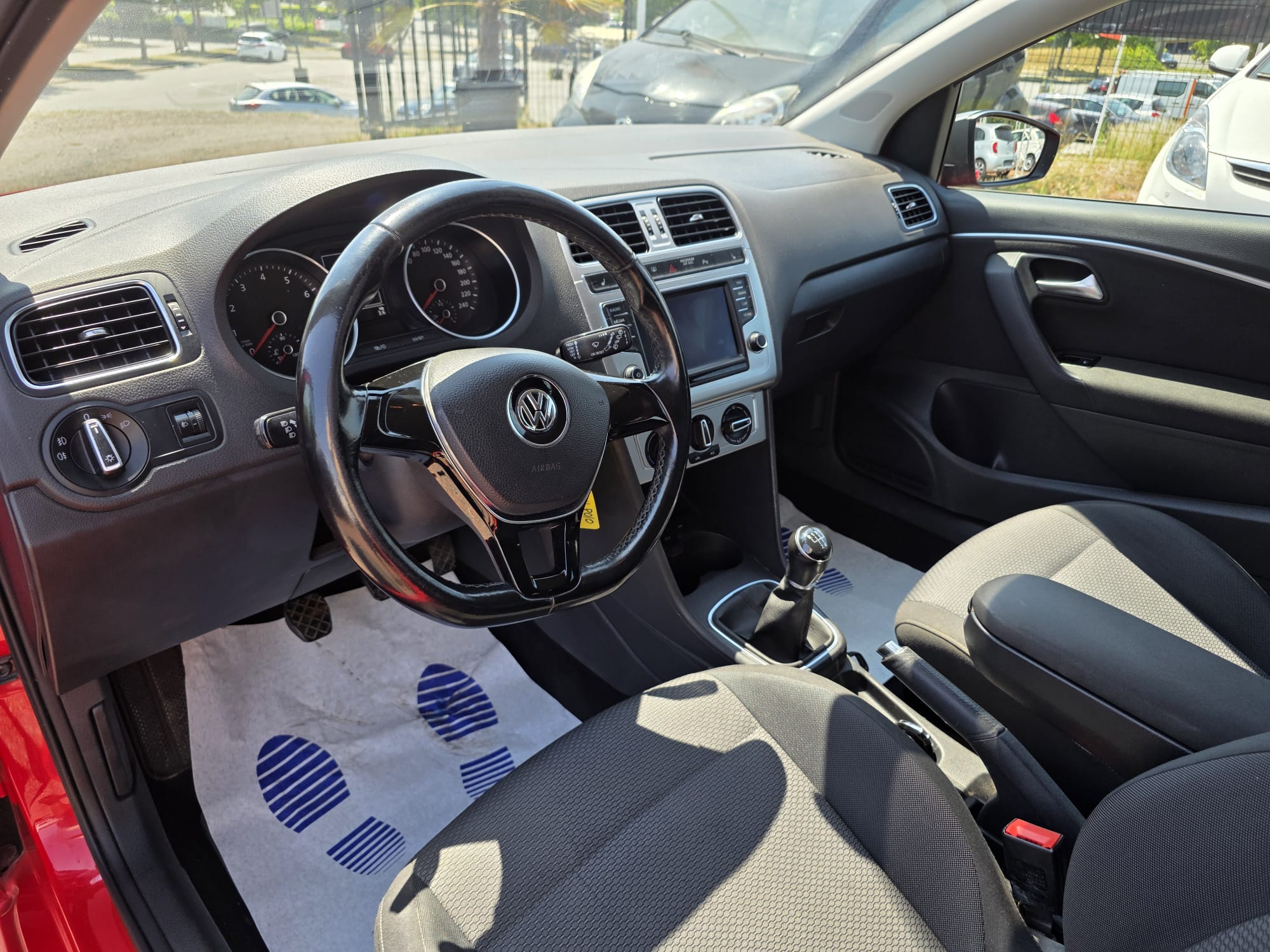 Volkswagen Polo 1.2 TSI 90ch 2017 *84.000KM*GARANTIE 1 AN – Image 9