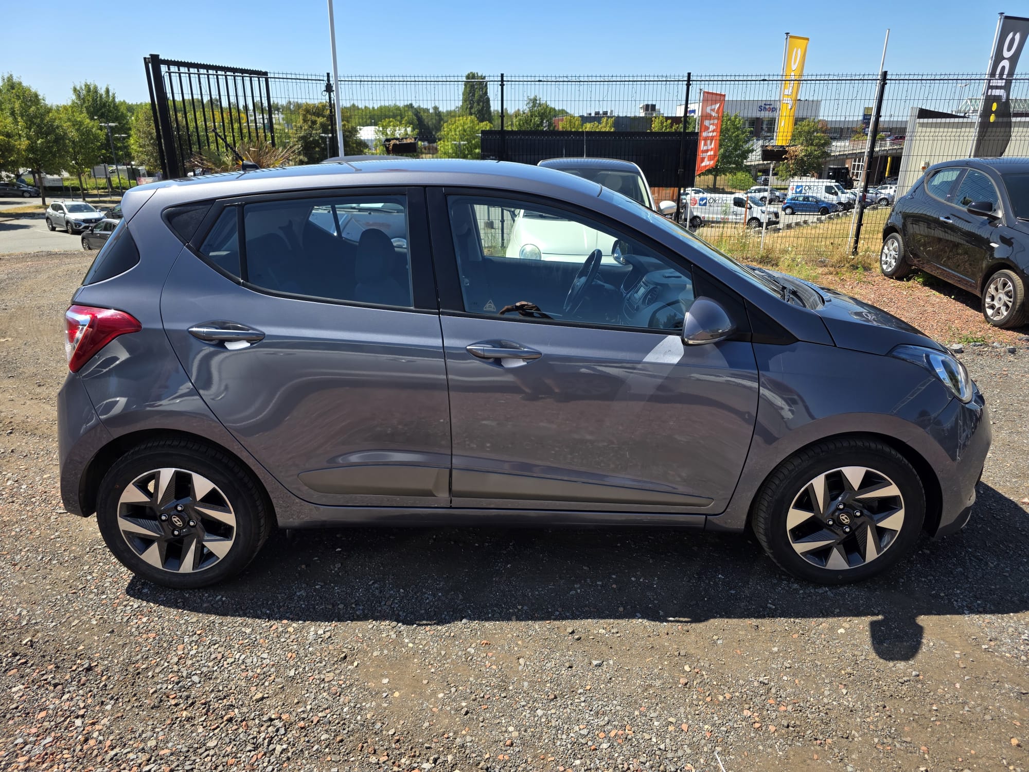 Hyundai i10 1.0i 66ch 2016 74.816KM *AIRCO*BLUETOOTH*CAPTEURS*JANTES*GARANTIE 12 MOIS – Image 4
