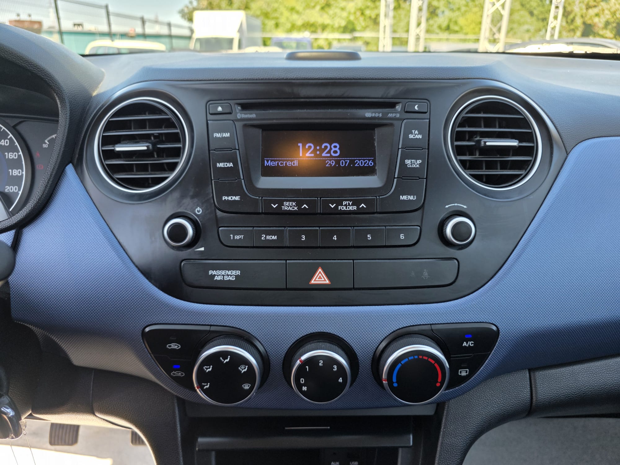Hyundai i10 1.0i 66ch 2016 74.816KM *AIRCO*BLUETOOTH*CAPTEURS*JANTES*GARANTIE 12 MOIS – Image 13