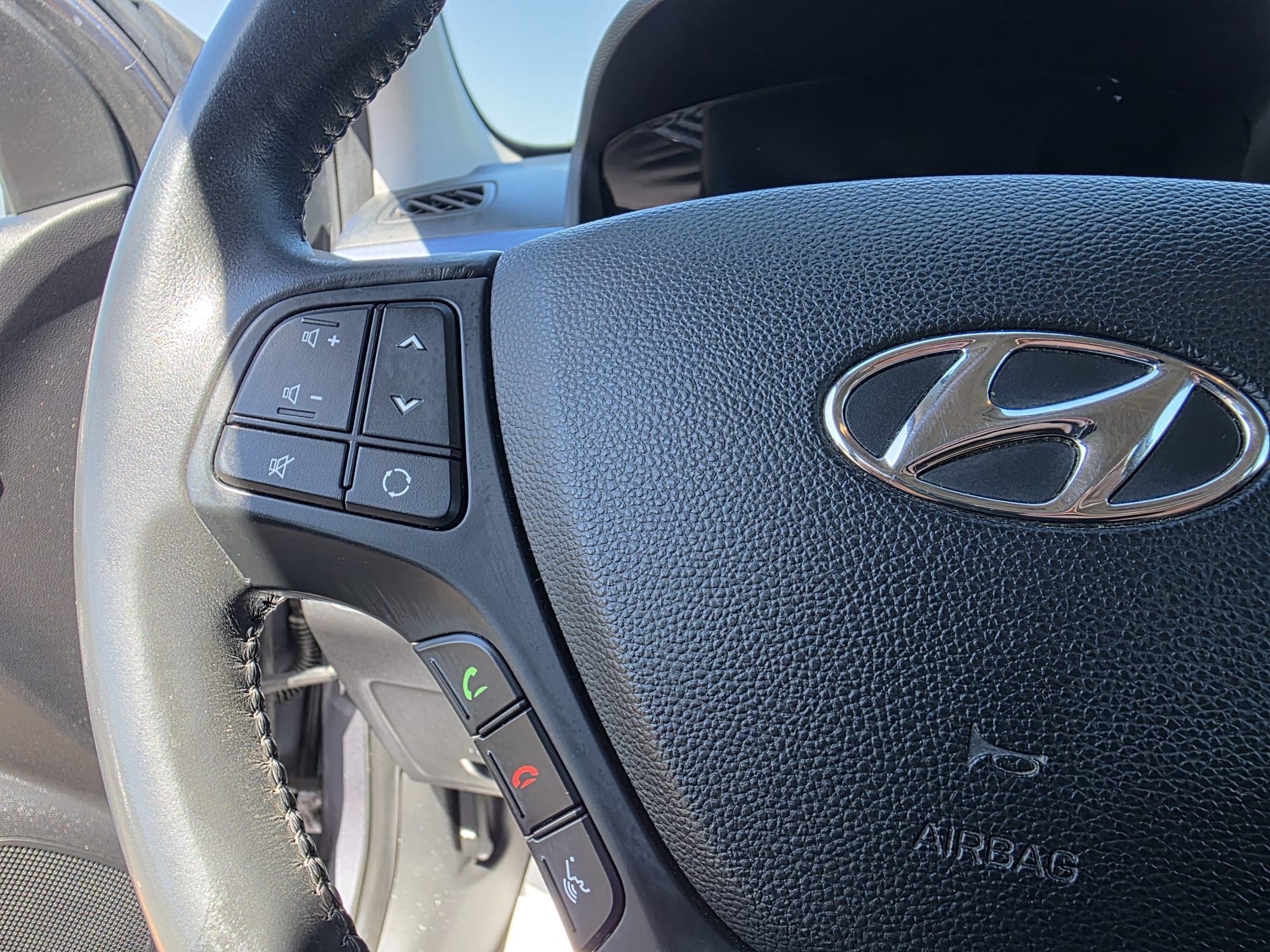 Hyundai i10 1.0i 66ch 2016 74.816KM *AIRCO*BLUETOOTH*CAPTEURS*JANTES*GARANTIE 12 MOIS – Image 12
