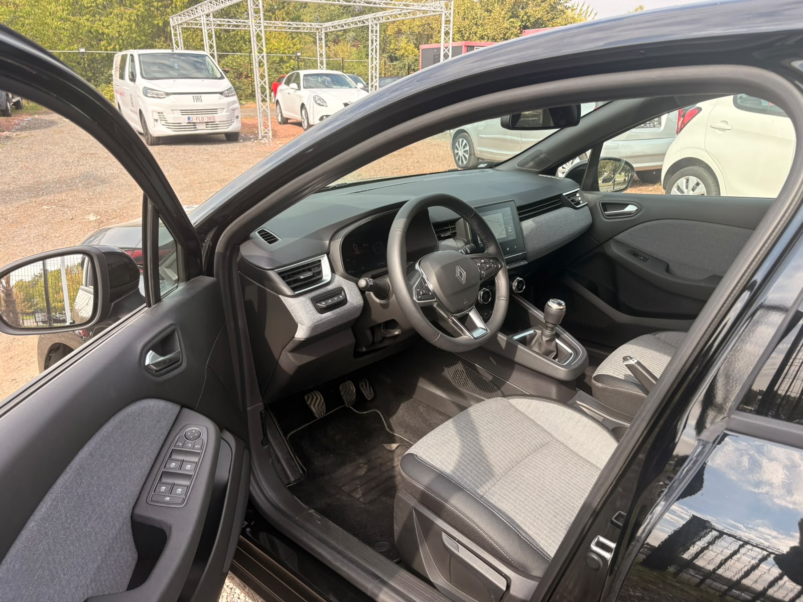 Renault Clio V Phase II 1.0 TCe Techno 2025 #9.961 KM !!! #1ER PROPRIÉTAIRE #ÉTAT NEUF – Image 14